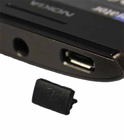 Staubschutz Kappe für Micro USB Anschluss Ladestelle universal in schwarz